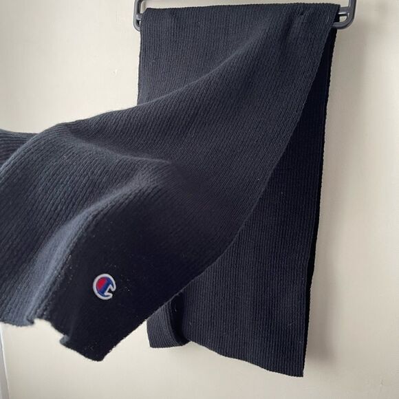 CHAMPION black ripped scarf - Picture 5 of 6